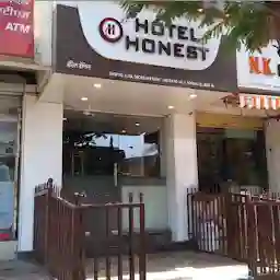 Hotel Honest (5 mins from Borivali Station)