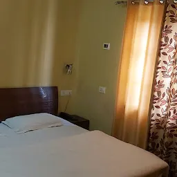 Hotel Radha Mohan Guest House