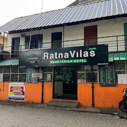 Hotel Ratna Vilas