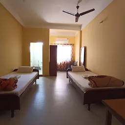 Hotel Rishiraj