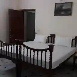 HOTEL ROYALE PLAZO - ( Hotel Near Umaid Bhawan Palace | Hotel Near Airport | Hotel Near Clock Tower )