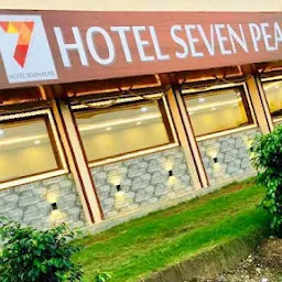 Hotel Seven Pearl Family Restaurant & Bar