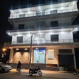 Hotel Super 7 - Hotel Near O.P. Jindal Global University , Sonipat