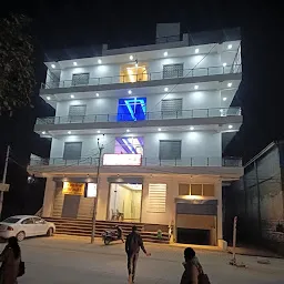 Hotel Super 7 - Hotel Near O.P. Jindal Global University , Sonipat