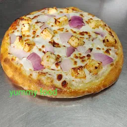 HUNGARY CRUST PIZZA