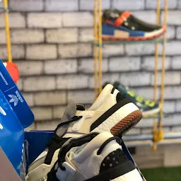 Hypekicks Sneaker Store