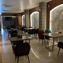 Ice Cubes Bar and Restaurant by Hotel Samrat