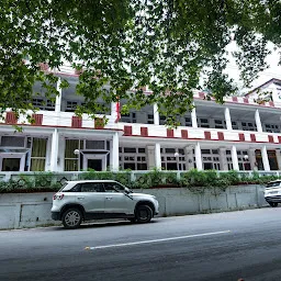 India Hotel - Mall Road Nainital - Lake View