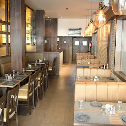 J1 family restaurant and bar