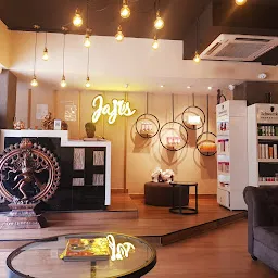 Jajis beauty salon & Bride / Groom makeover studio
