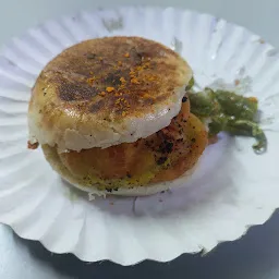 Jay maa Renuka Vadapav