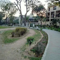 Jeevan Nagar Park - Entrance & Parking