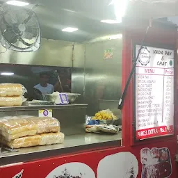 Johnny Johnny Vada Pav & Chat