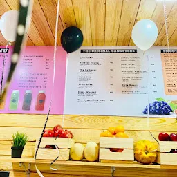 JuClear Juice Bar - 100% Coldpressed Juices, Smoothies & Salads