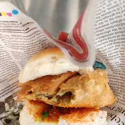 Jumbo Vada Pav