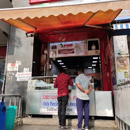 Jumbo Vada Pav