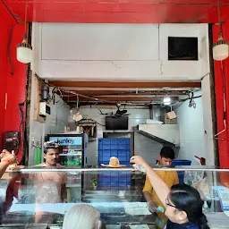 Jumbo Vada Pav