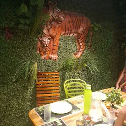 Jungle Forest Restaurant