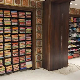 Kamakshi Silks & Woman's world, Patny Center