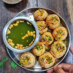 Kanha pani puri &chat centre