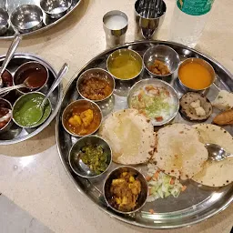Kansaar Gujarati Thali