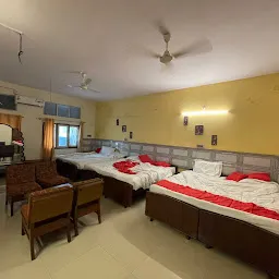 Kaveri Hotel Bed & Breakfast