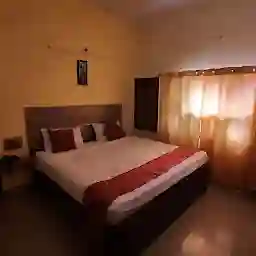 Kaveri Hotel Bed & Breakfast