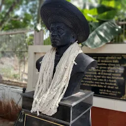 Kavi Vir Narmad Statue