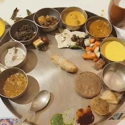 Kesariya Thal | Veg Thali | Best Restaurant in Varanasi | Family Restaurant