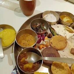 Kesariya Thal | Veg Thali | Best Restaurant in Varanasi | Family Restaurant