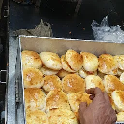 Khanak Jumbo Vadapav