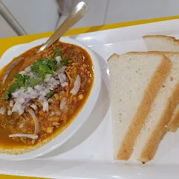 Khandoli, Nitin's Canteen