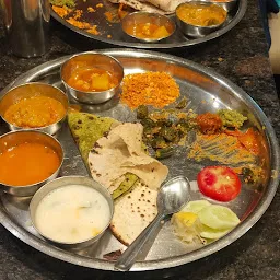 Khavayya Dinning Veg Thali 240/-