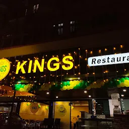 Kings Restaurant @ statue