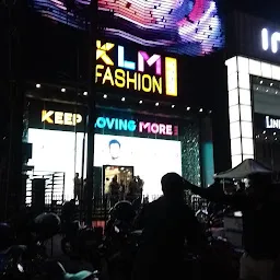 KLM Fashion Mall, Suchithra