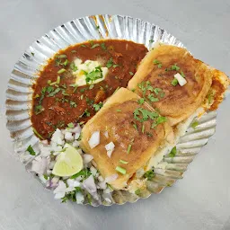 Kolhapuri Bhel & SHRIMAN Amrutatulya Chaha