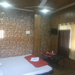 Krish Hotel And Lodge
