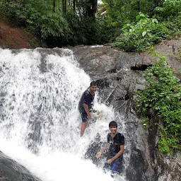 Kudilukuzhi Waterfalls