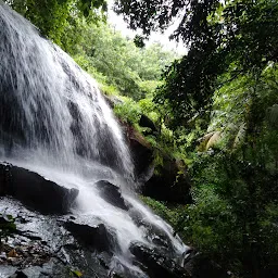 Kurangan Chola Waterfalls