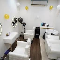 LA FIESTA LUXURIOUS SALON