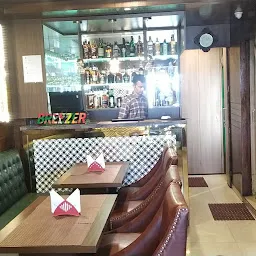 La Glace Bar and Restaurant