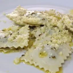 La Pasta World Ethnic Italian Restaurant