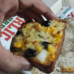 La Pino'z Pizza Bhayli