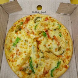 La pino'z pizza udaipur (chetak circle)