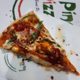 La Pinoz Pizza Karelibaugh