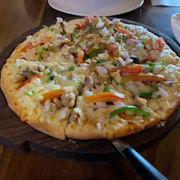 La Pinoz pizza Kharar - Dine in, take away & delivery