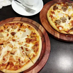 La Trio Pizza