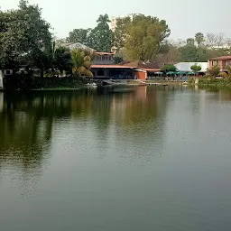 Lake Masjid