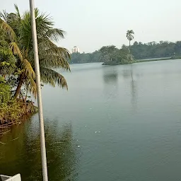 Lake Masjid