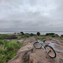 Lake walking trail